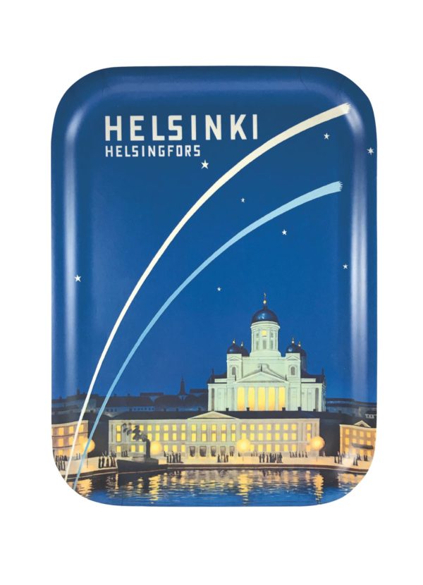 Suomlainen matkajuliste painettu puiselle tarjottimelle, nimeltään “Helsinki - Capital of Finland”.
